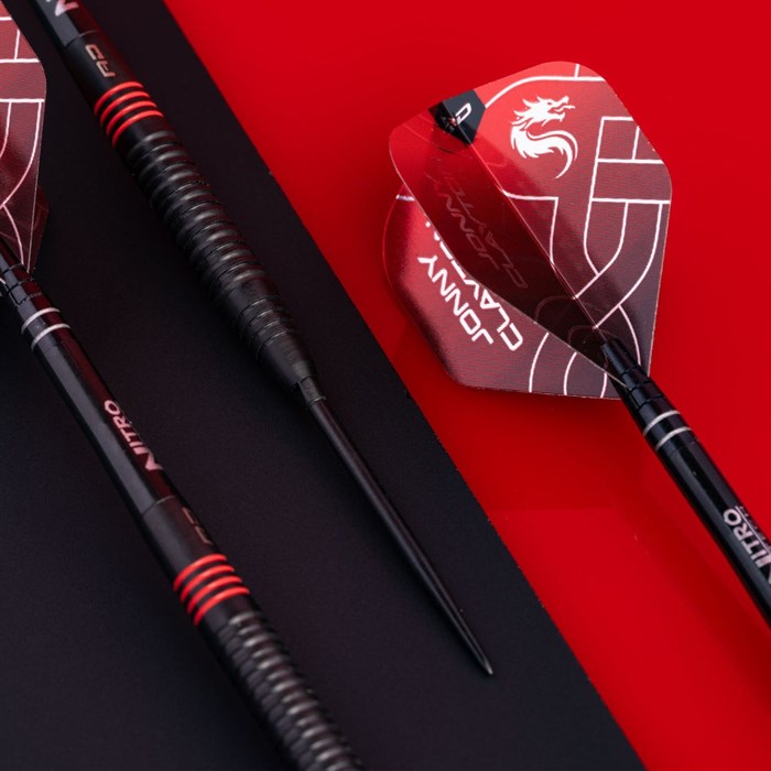Jonny Clayton RD-ADV 90% NT steeltip dartpile fra Red Dragon